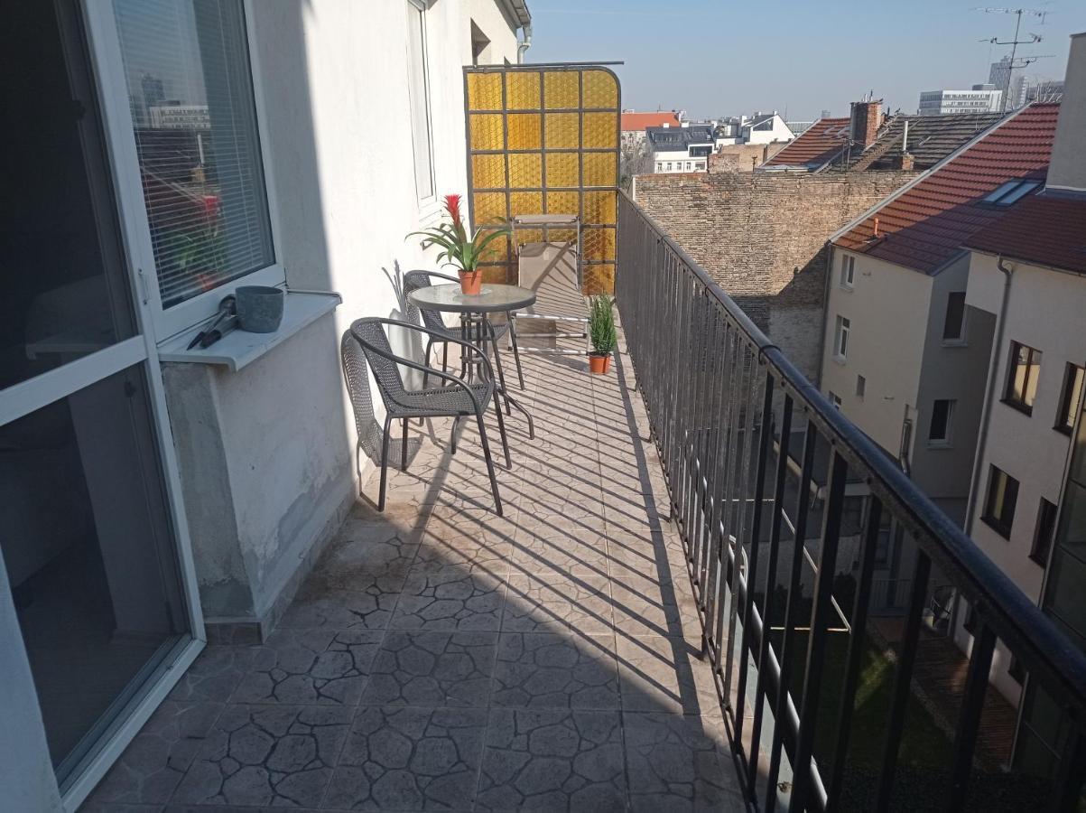 Apartament Amazing Flat In Old Town With Large Balcony Bratysława Zewnętrze zdjęcie